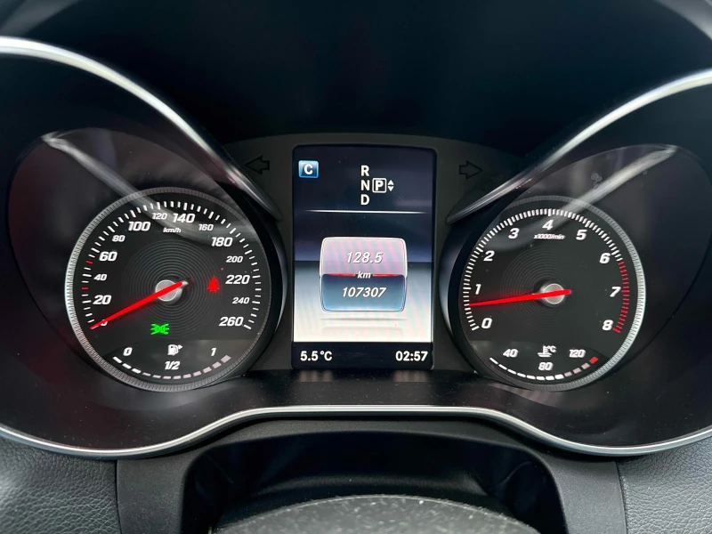 Mercedes-Benz C 400 * CARFAX * БЕЗ ПЪРВОНАЧАЛНА ВНОСКА, снимка 13 - Автомобили и джипове - 52678751