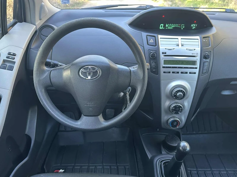Toyota Yaris, снимка 12 - Автомобили и джипове - 52794990