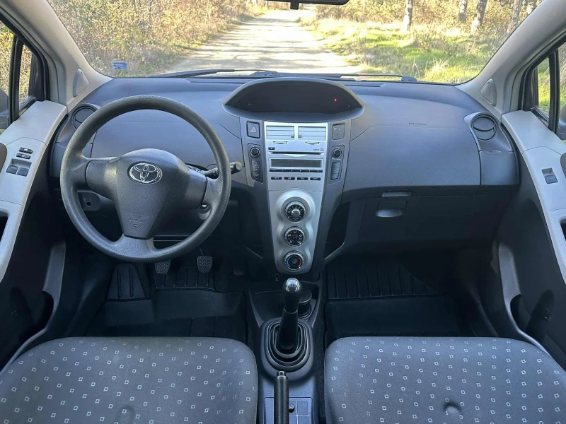 Toyota Yaris, снимка 10 - Автомобили и джипове - 52794990