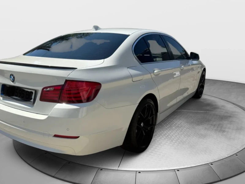 BMW 520, снимка 8 - Автомобили и джипове - 52861408