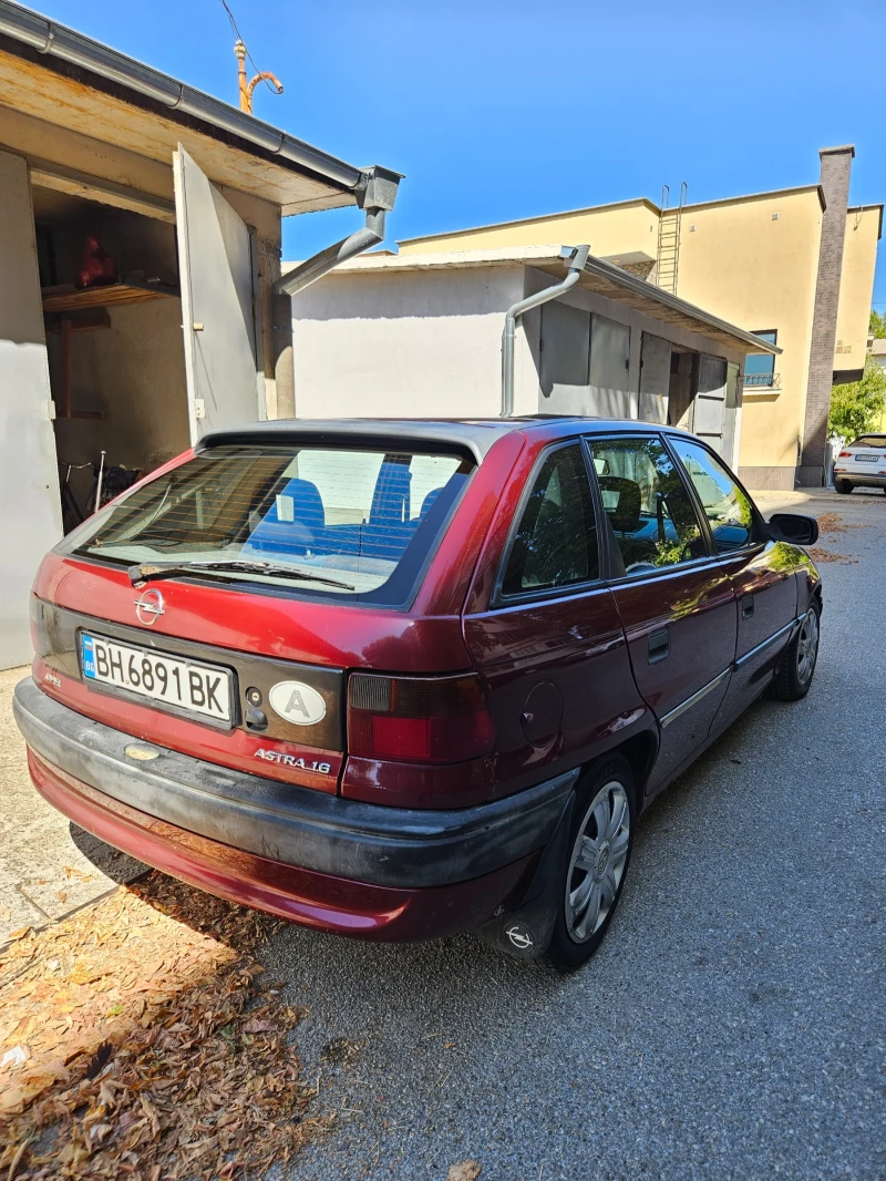 Opel Astra 1.6 ekotec , снимка 6 - Автомобили и джипове - 53115672