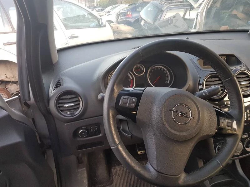 Opel Corsa 1.3 Cdti, снимка 4 - Автомобили и джипове - 45949131