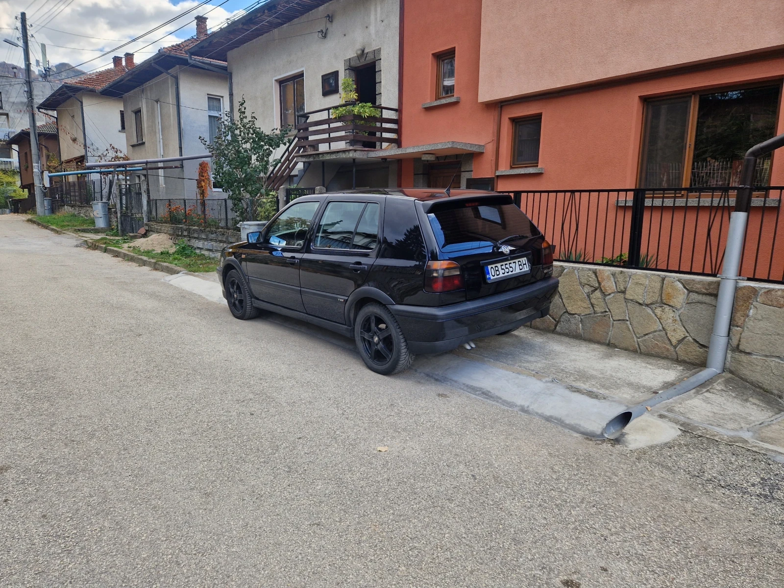 VW Golf TDI- GTI 20 YEARS ANIVERSARY EDITION | Mobile.bg — изображение 17