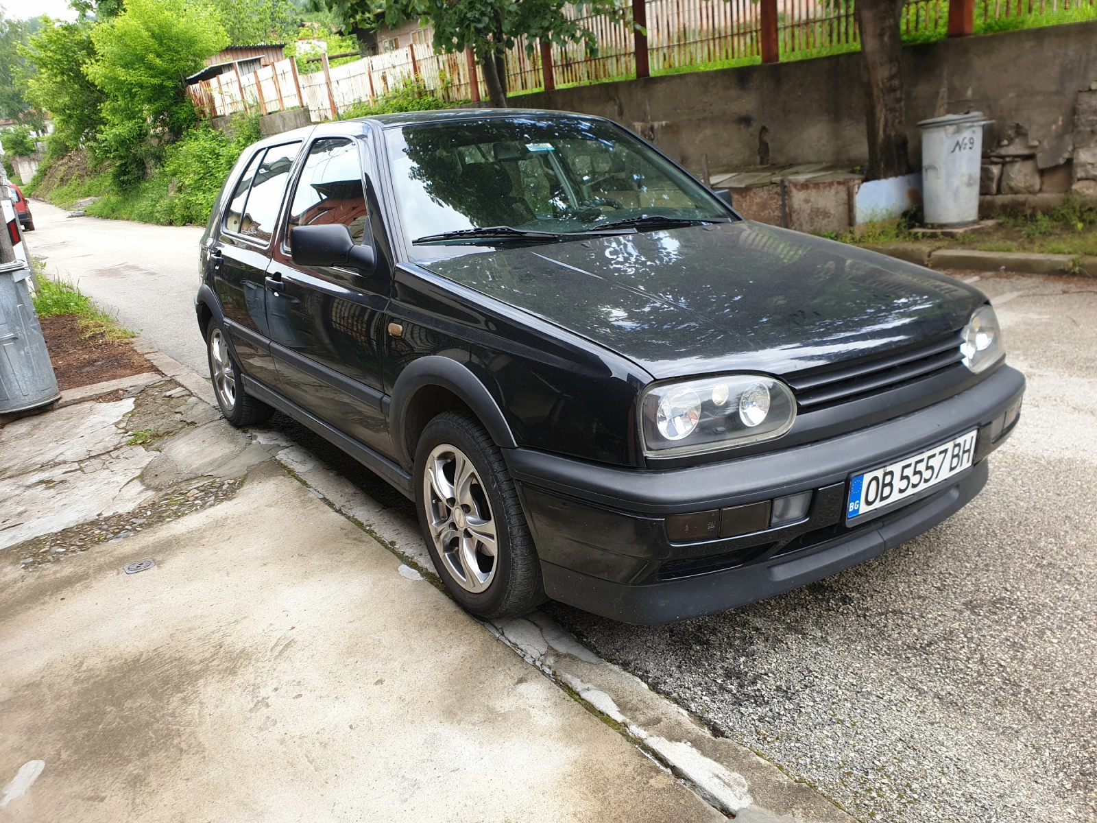 VW Golf TDI- GTI 20 YEARS ANIVERSARY EDITION | Mobile.bg — изображение 13