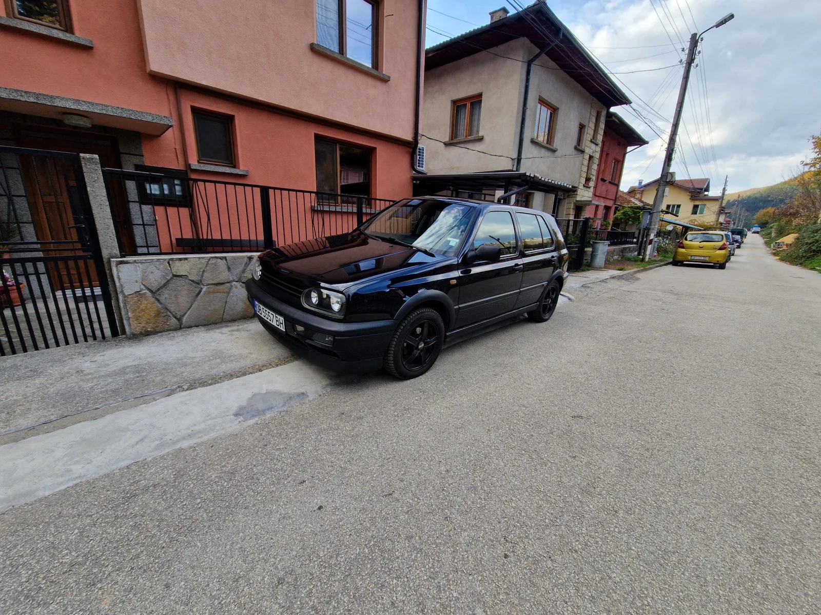 VW Golf TDI- GTI 20 YEARS ANIVERSARY EDITION | Mobile.bg — изображение 16