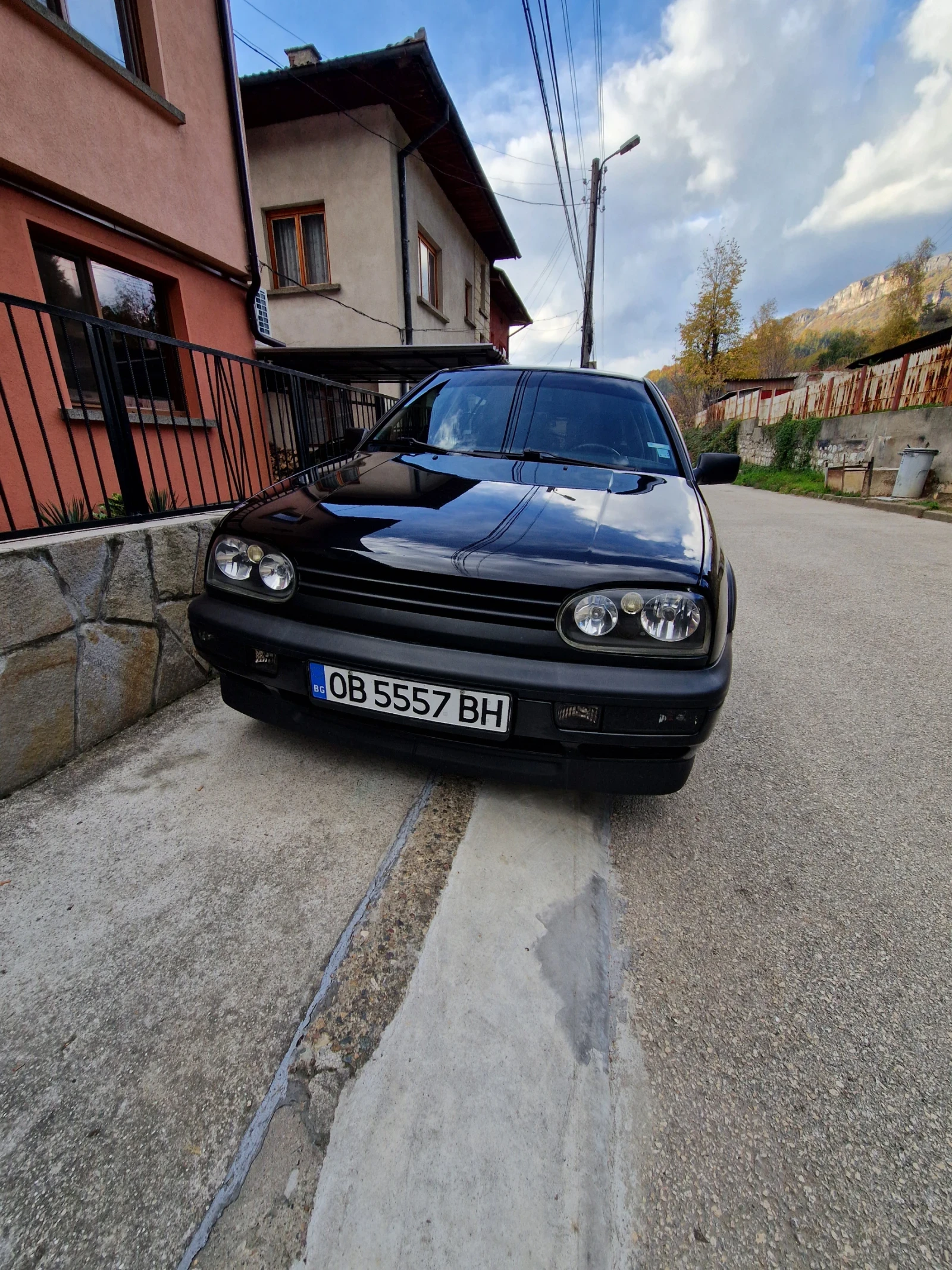 VW Golf TDI- GTI 20 YEARS ANIVERSARY EDITION | Mobile.bg — изображение 15