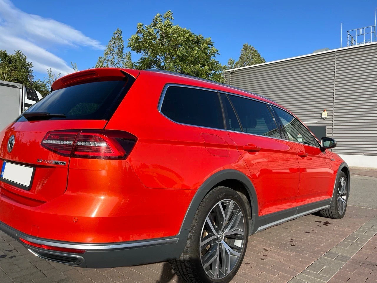 VW Alltrack Habanero Orange Metallic 2.0 BiTDI 4-MOTION - изображение 5
