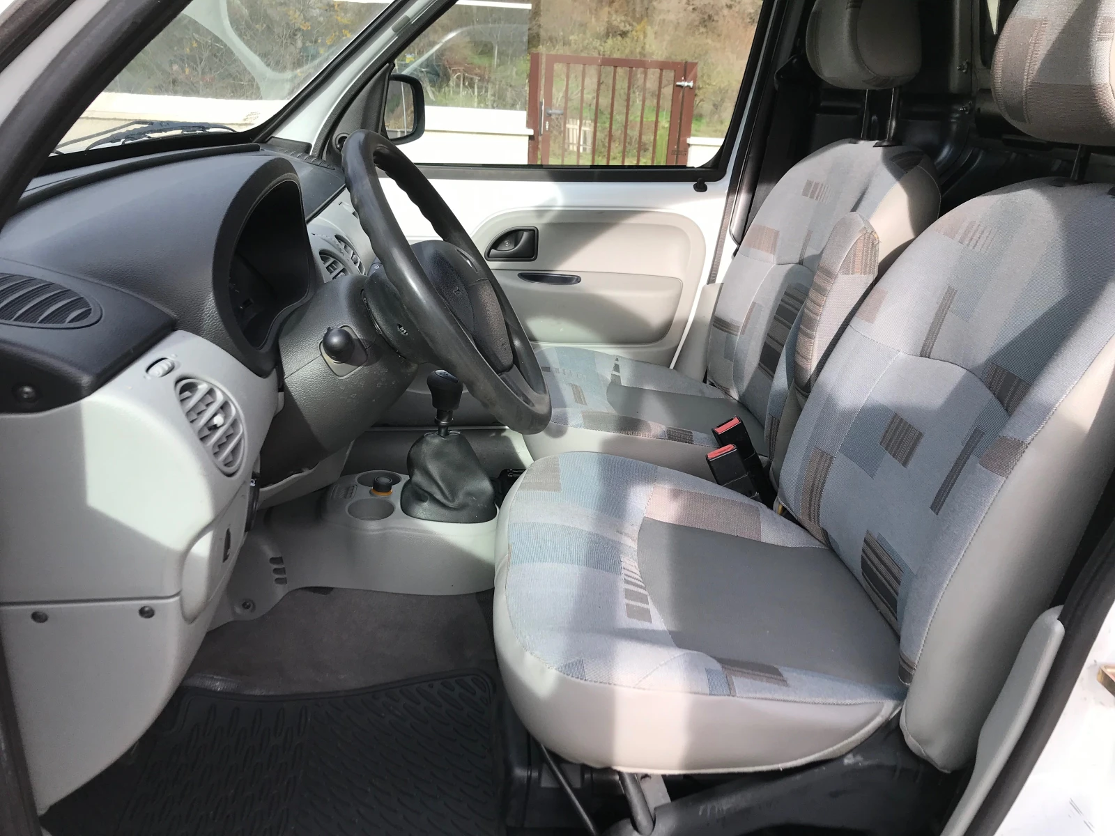 Renault Kangoo 1, 6бен.95к.4х4. - изображение 9