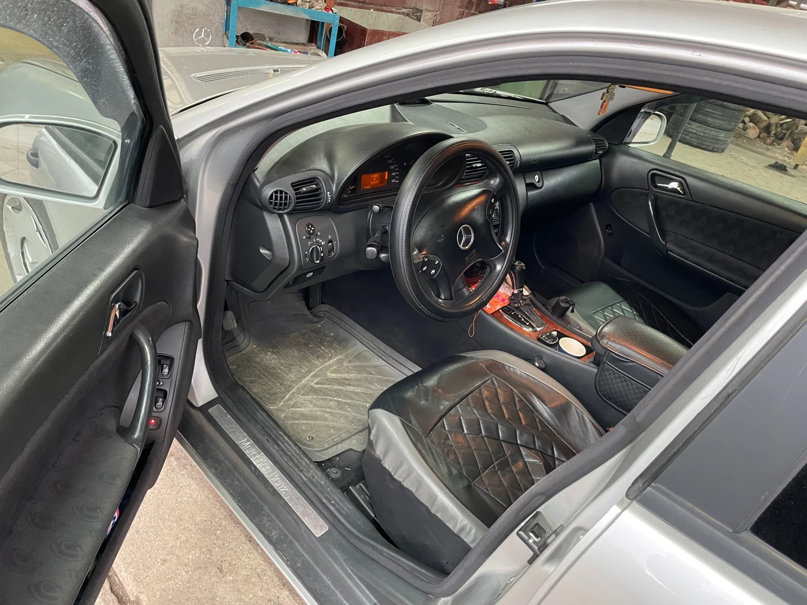 Mercedes-Benz C 200 2000 - изображение 8