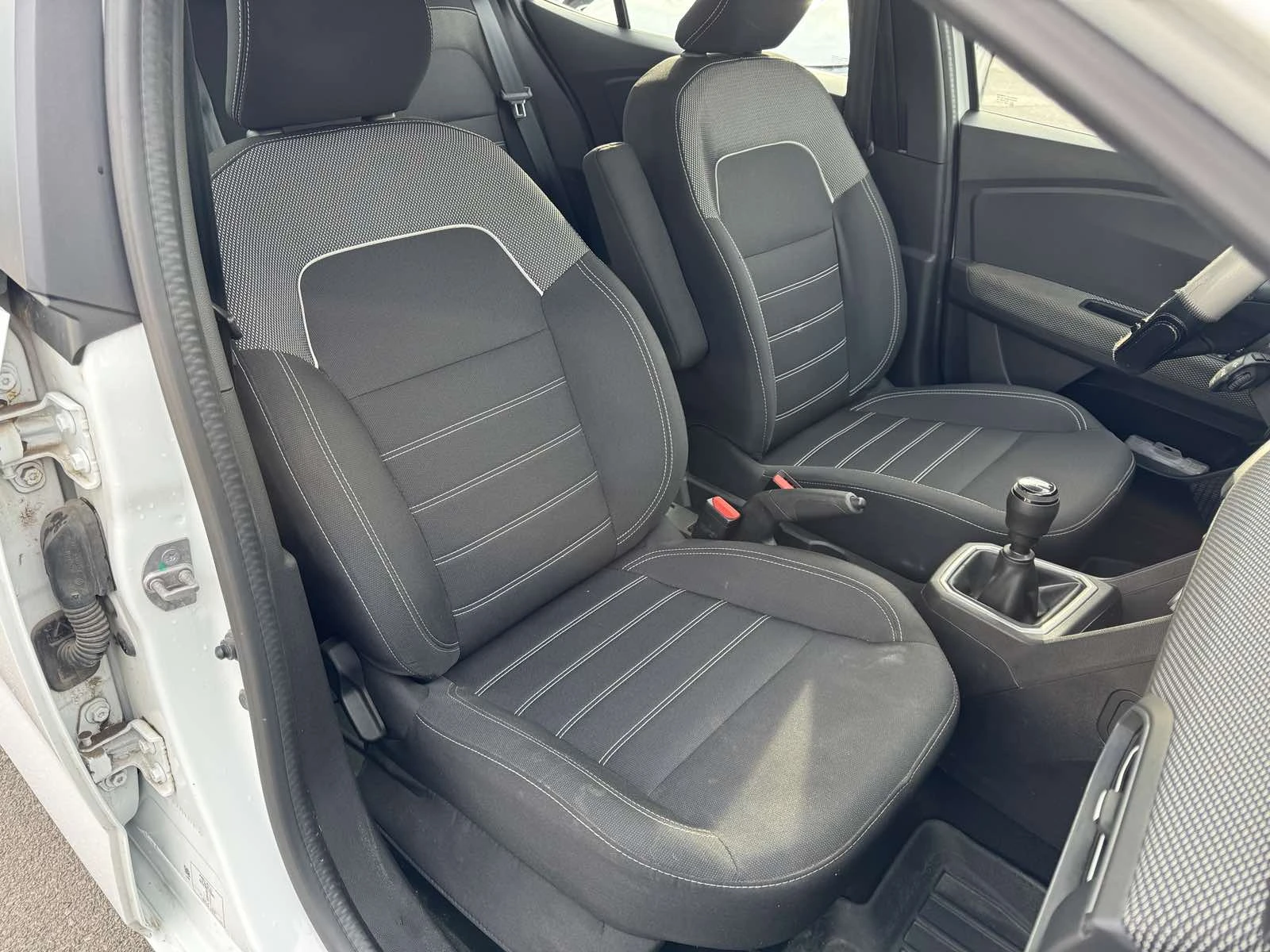 Dacia Logan 1.0 Tce 91k.c. LPG - изображение 9