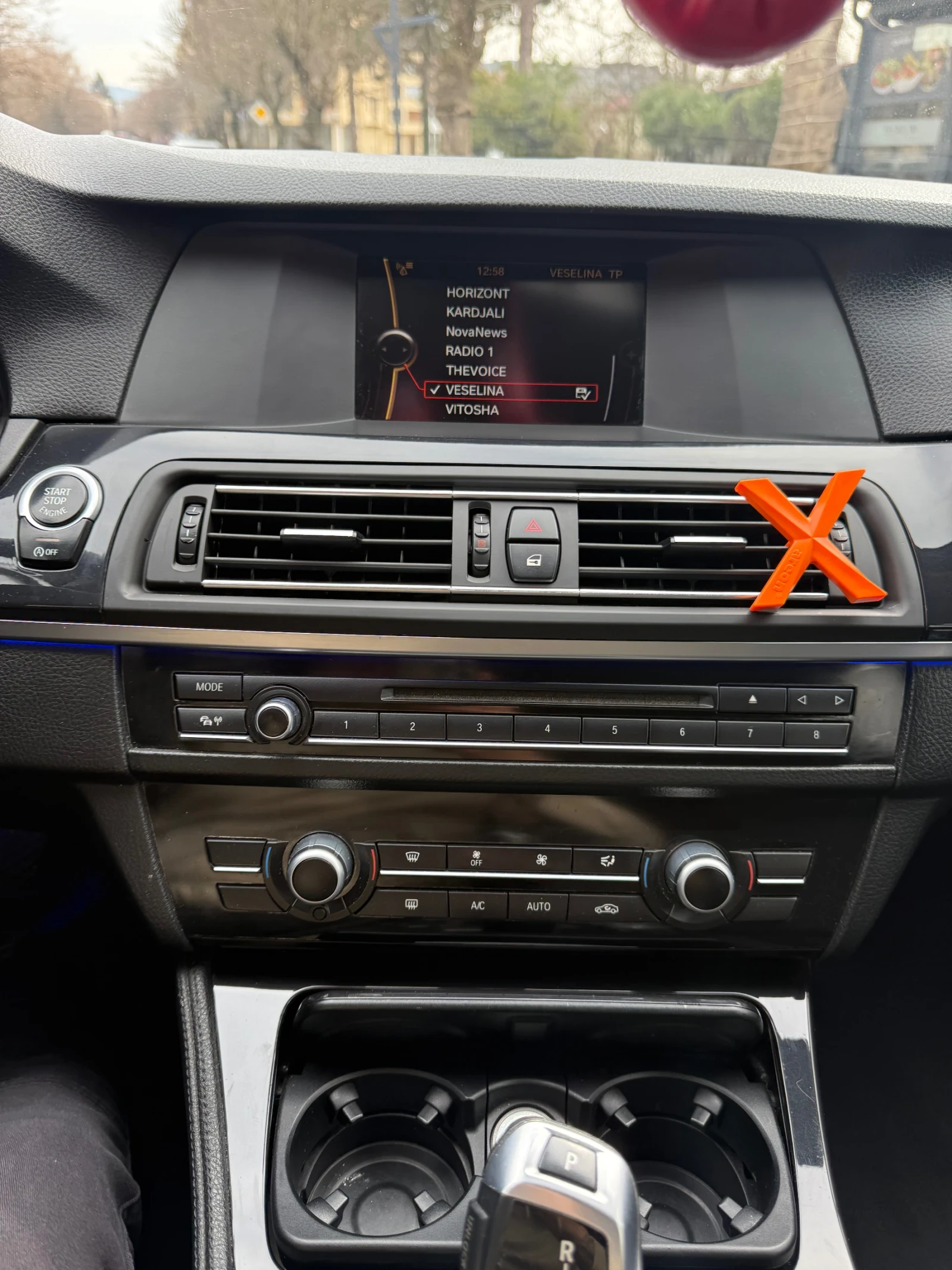 BMW 520, снимка 11 - Автомобили и джипове - 52861408