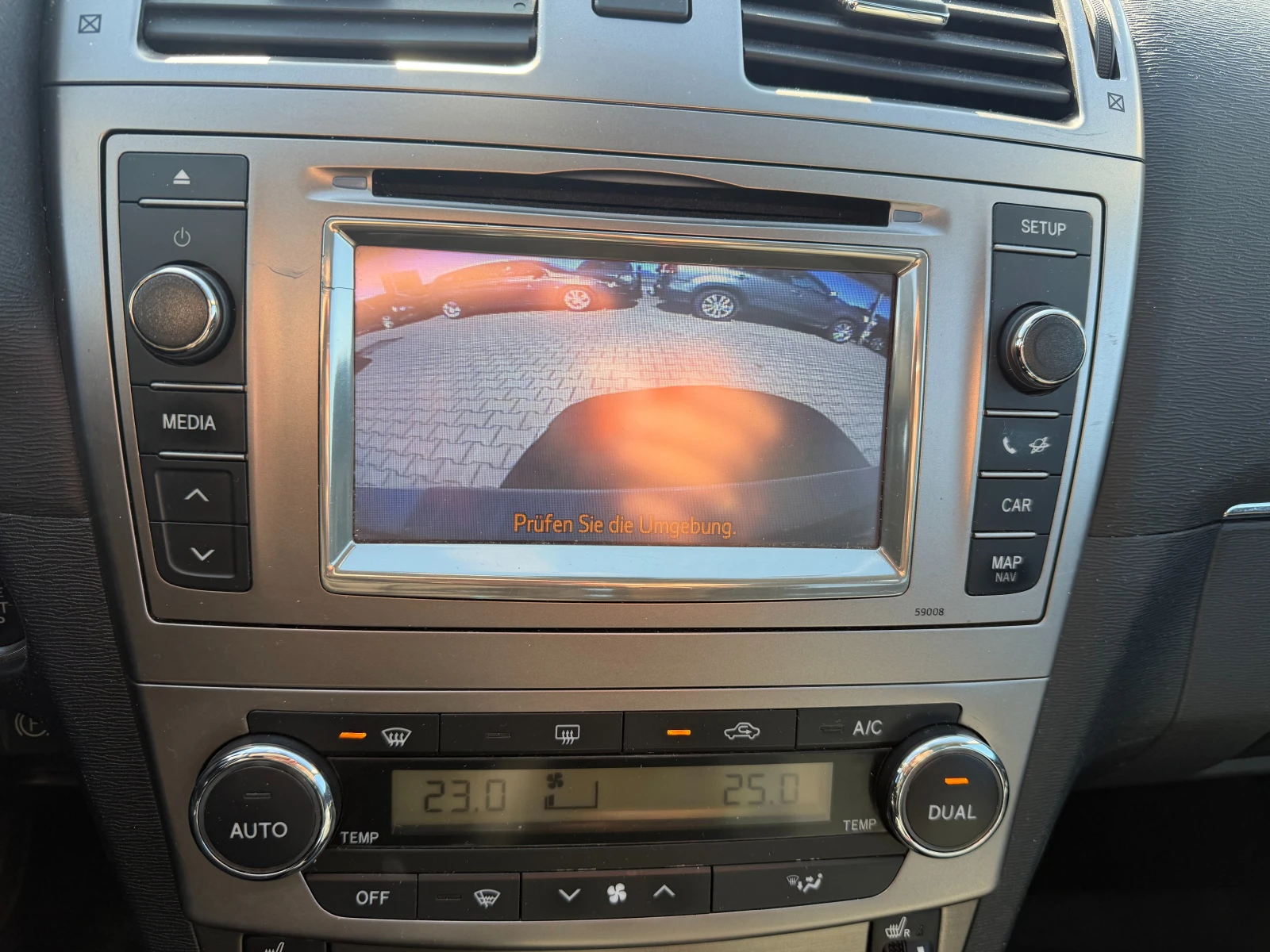 Toyota Avensis 2.0D-4D PANRAMA/NAVI/KAMERA EURO 5, снимка 16 - Автомобили и джипове - 53769464