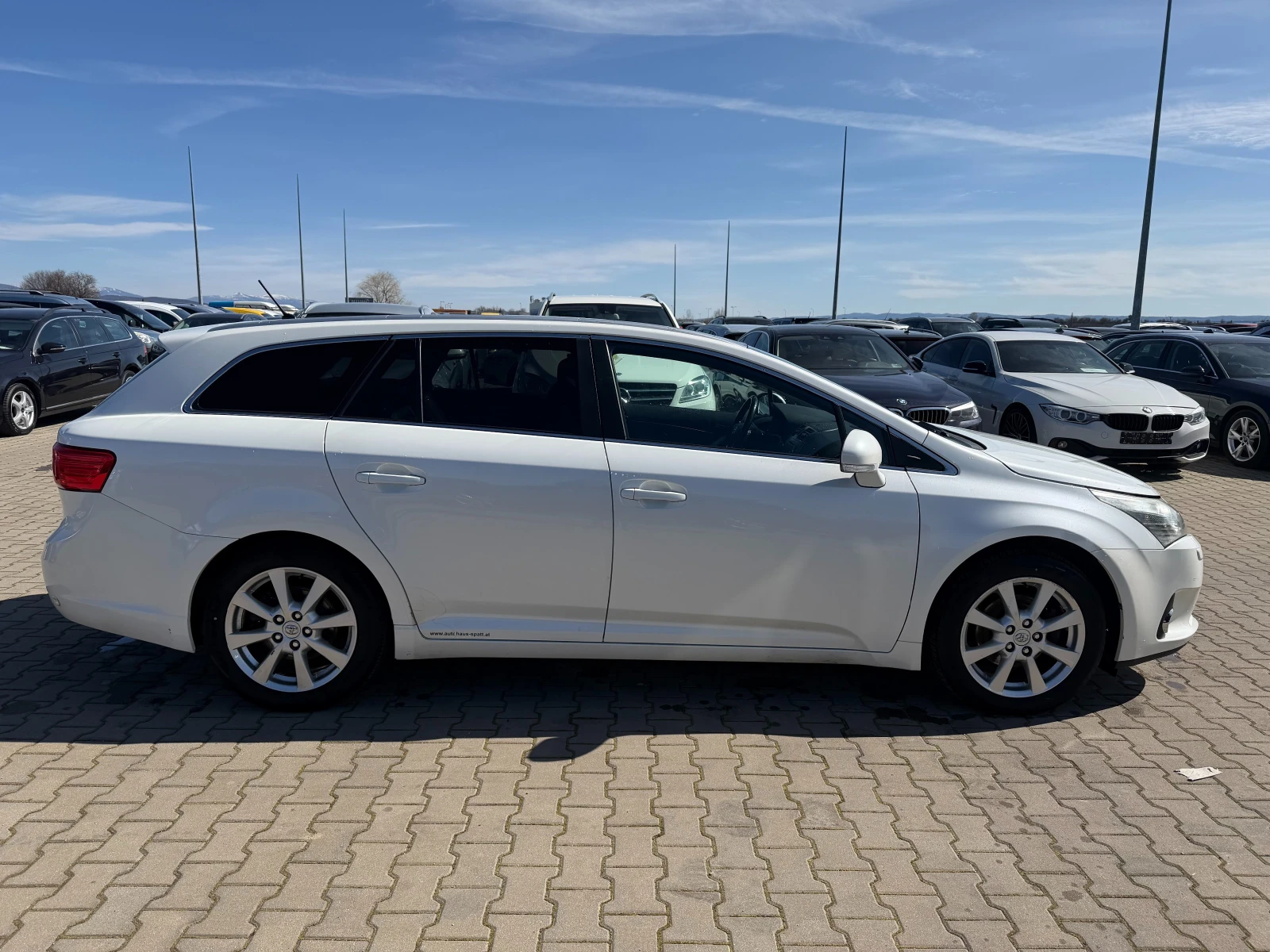 Toyota Avensis 2.0D-4D PANRAMA/NAVI/KAMERA EURO 5 - изображение 5