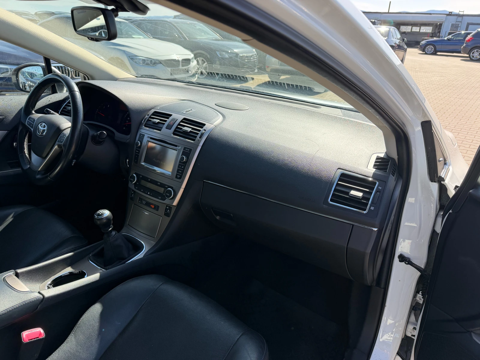 Toyota Avensis 2.0D-4D PANRAMA/NAVI/KAMERA EURO 5, снимка 11 - Автомобили и джипове - 53769464