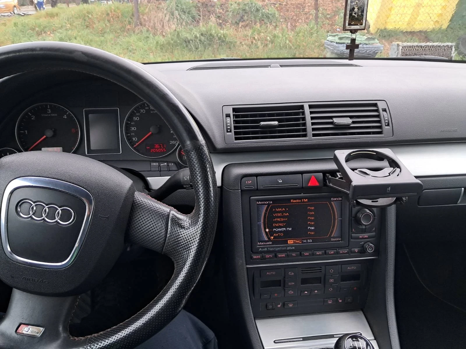 Audi A4 АВАНТ, снимка 4 - Автомобили и джипове - 53928230