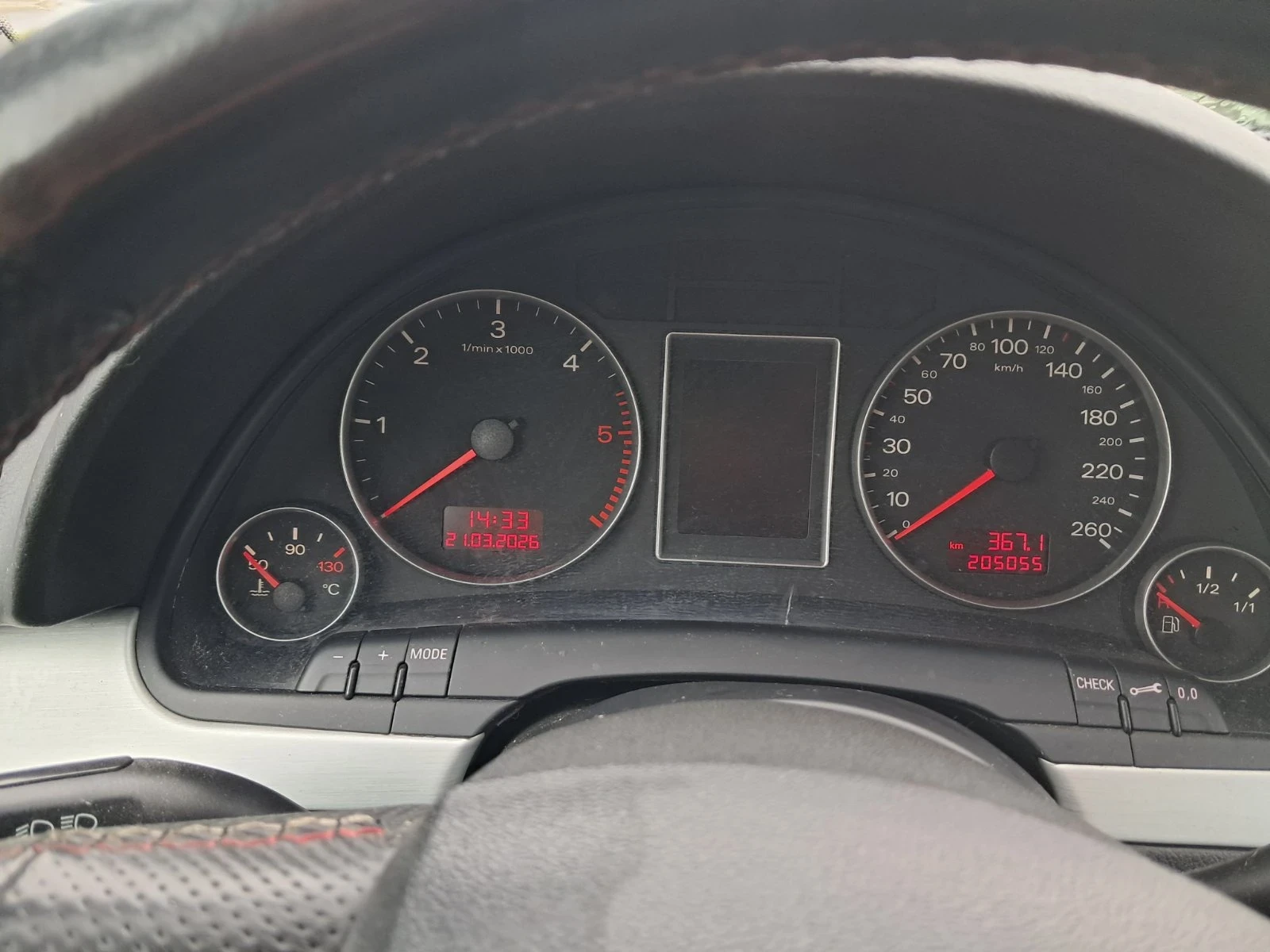 Audi A4 АВАНТ, снимка 6 - Автомобили и джипове - 53928230