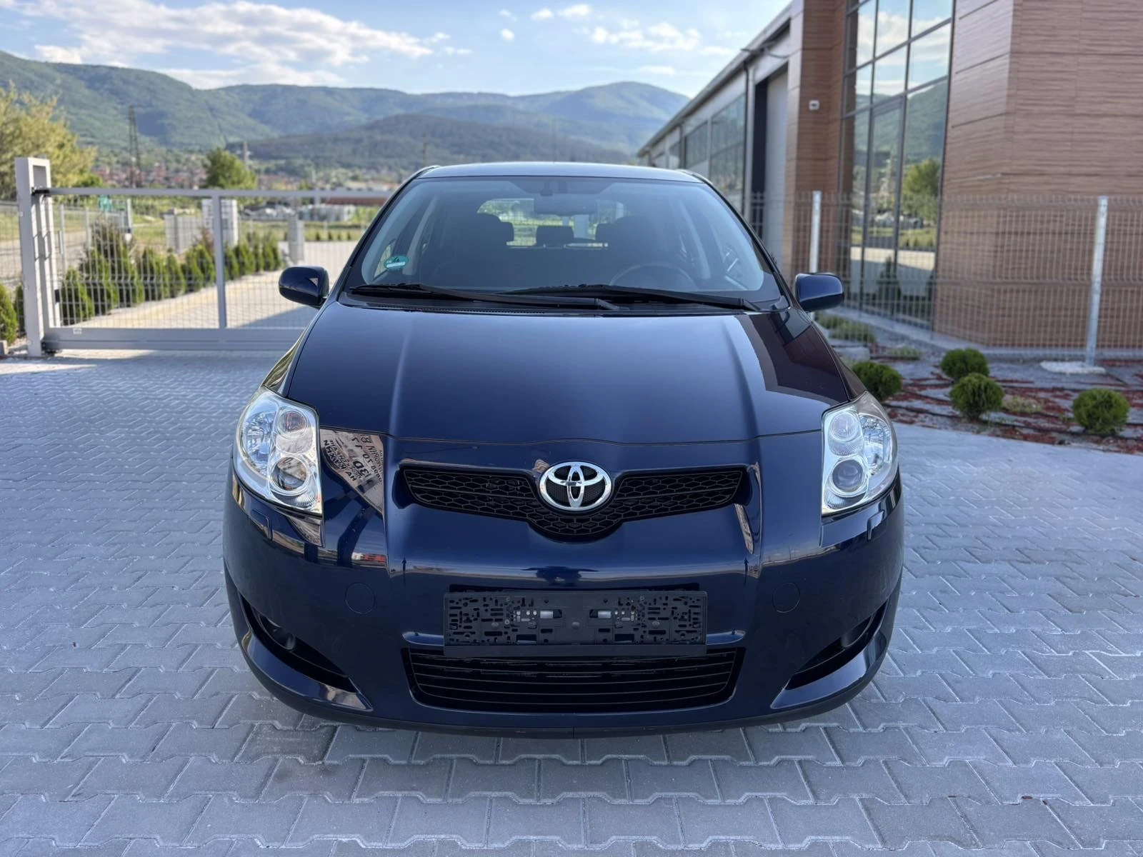 Toyota Auris 2.0D4d/126kс/KEYLES GO/ГЕРМАНИЯ/КЛИМАТРОНИК/КСЕНОН, снимка 2 - Автомобили и джипове - 54645660
