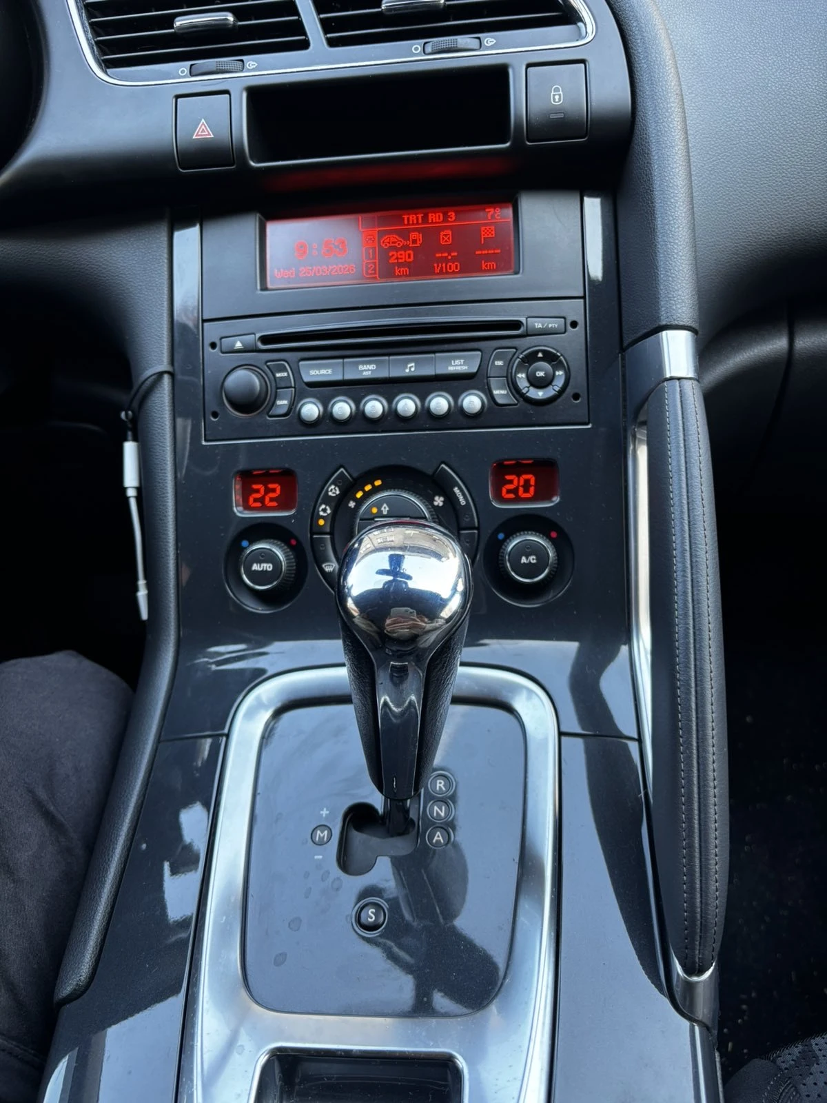 Peugeot 3008, снимка 11 - Автомобили и джипове - 54730271
