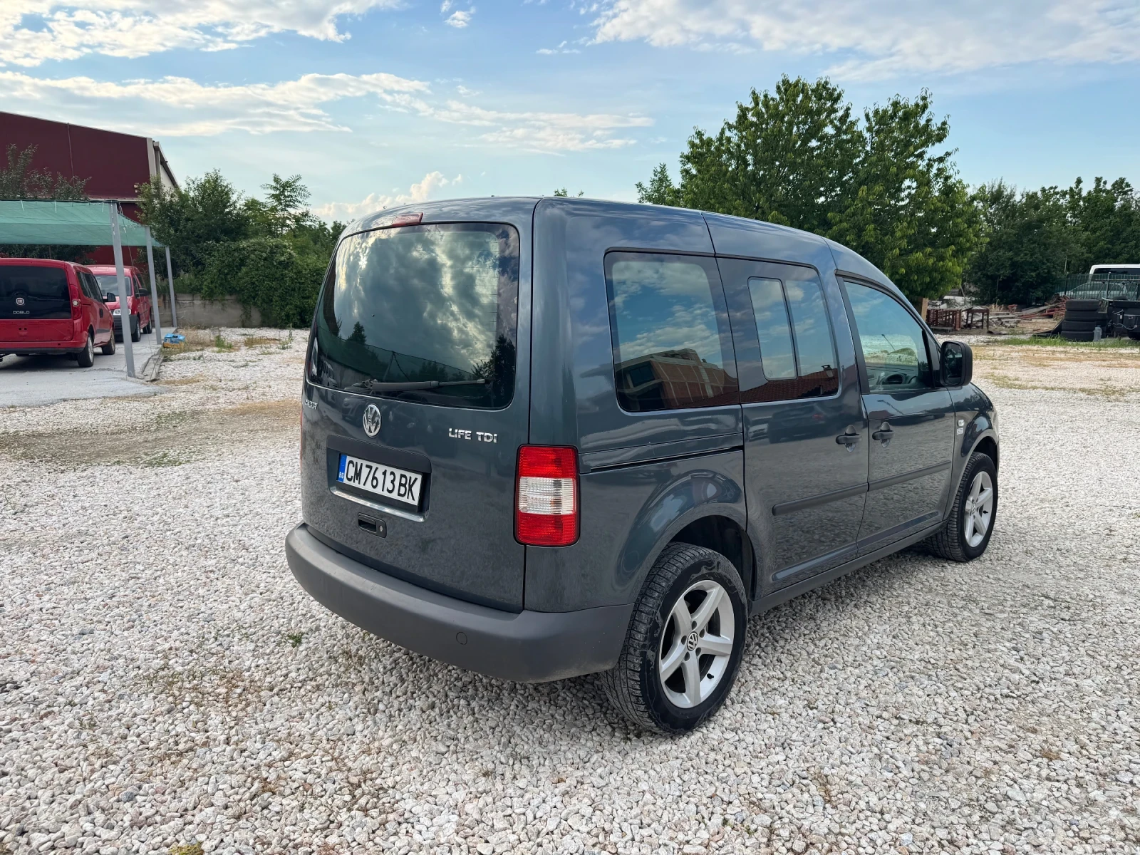 VW Caddy 1.9 tdi life  7места, снимка 3 - Автомобили и джипове - 54932666