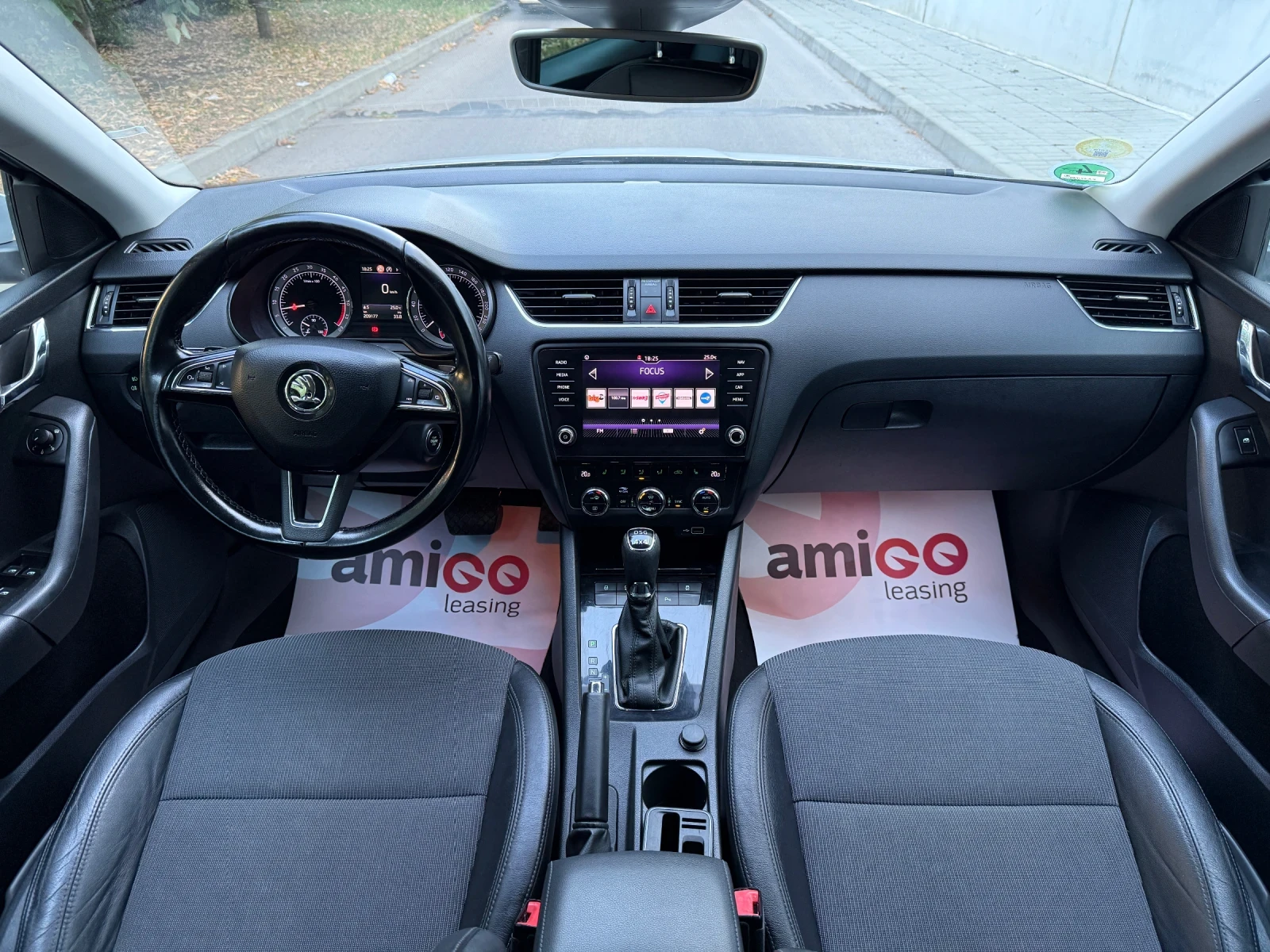Skoda Octavia 2.0 TDi Full LED / 4x4 / DSG, снимка 8 - Автомобили и джипове - 55631292