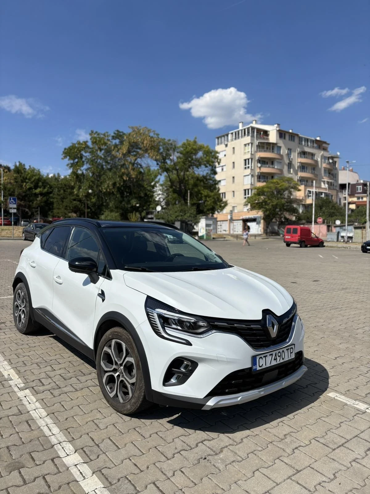 Renault Captur, снимка 4 - Автомобили и джипове - 55783335