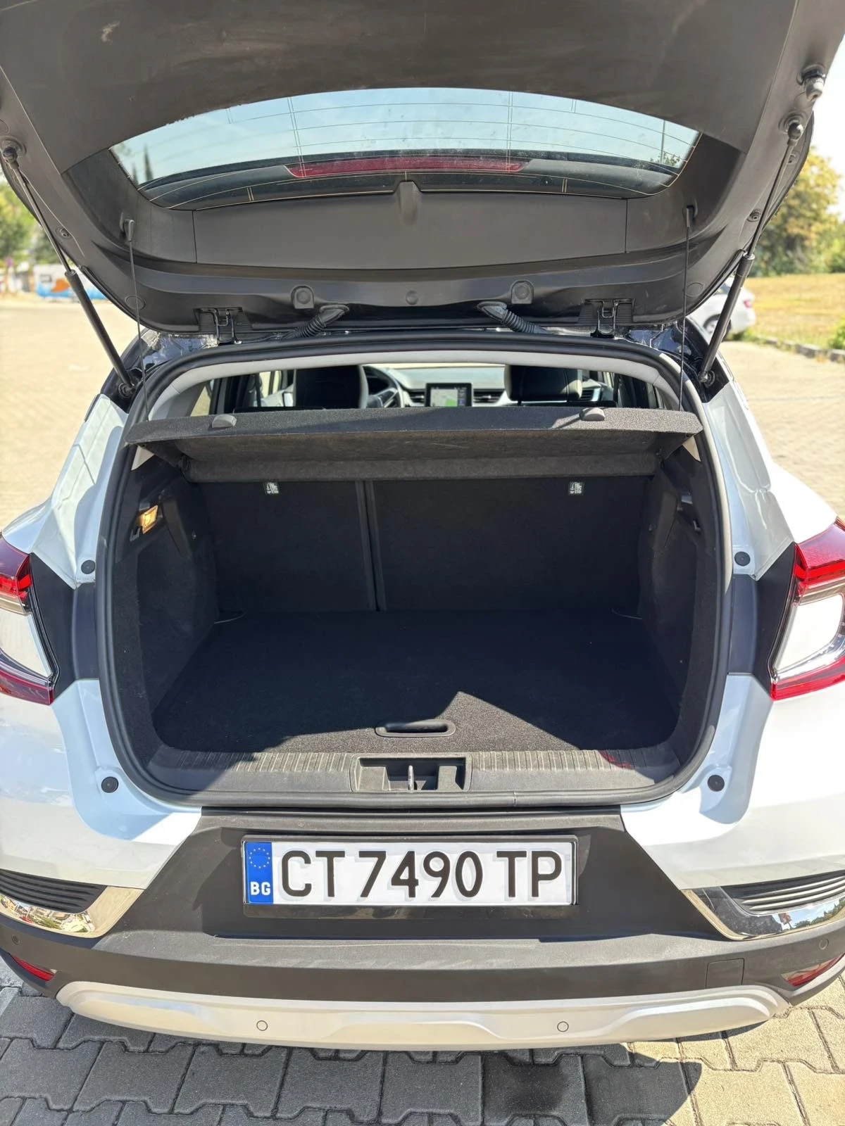 Renault Captur, снимка 10 - Автомобили и джипове - 55783335