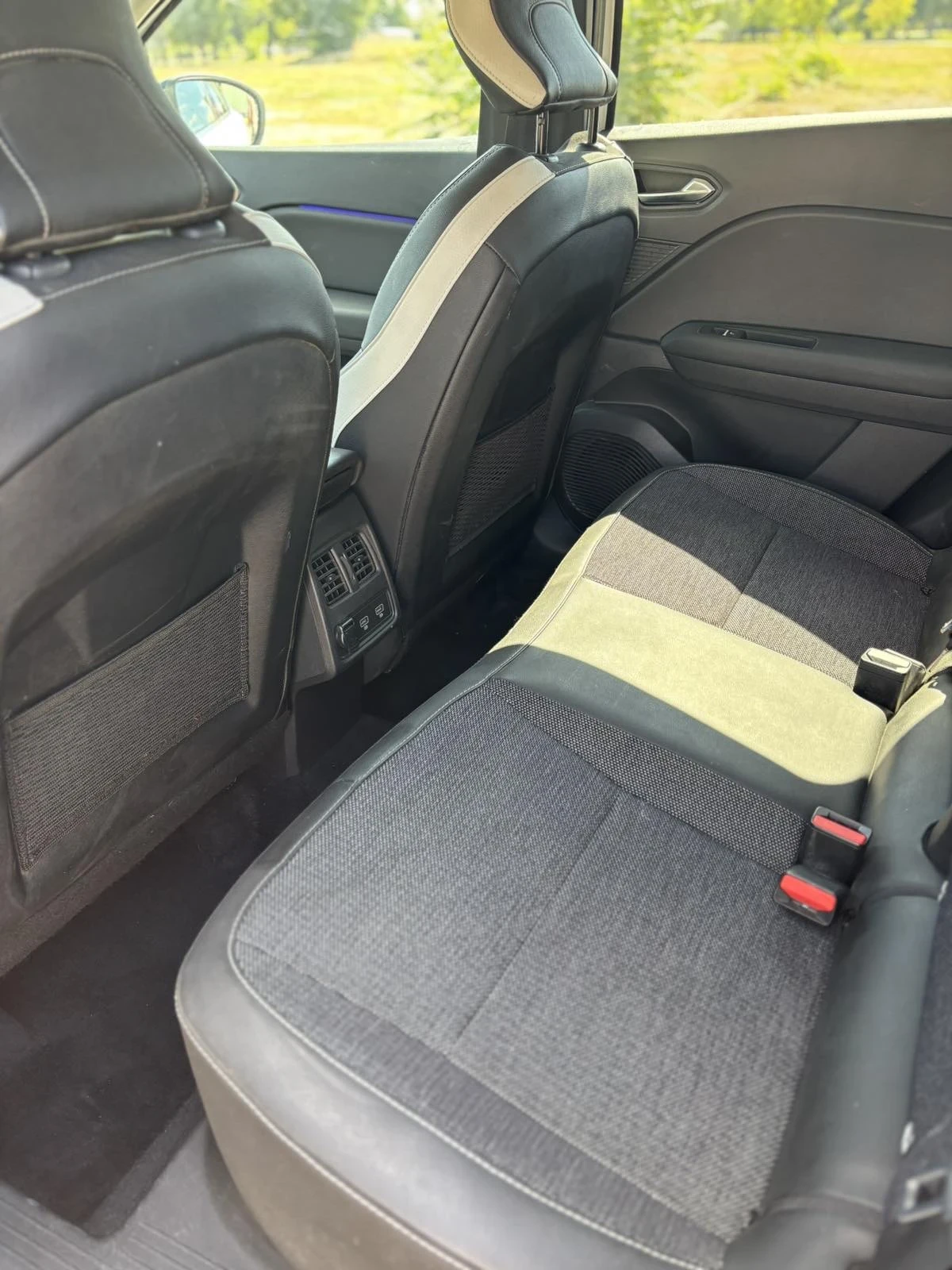 Renault Captur, снимка 13 - Автомобили и джипове - 55783335