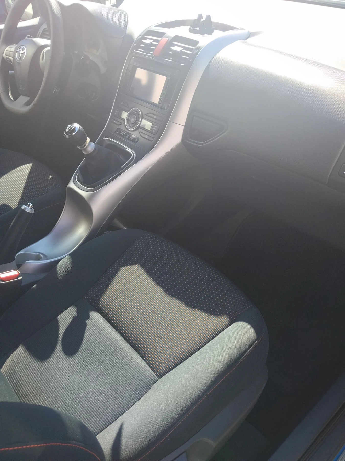 Toyota Auris 2.0/126�.� ���������  | Mobile.bg � ����������� 10