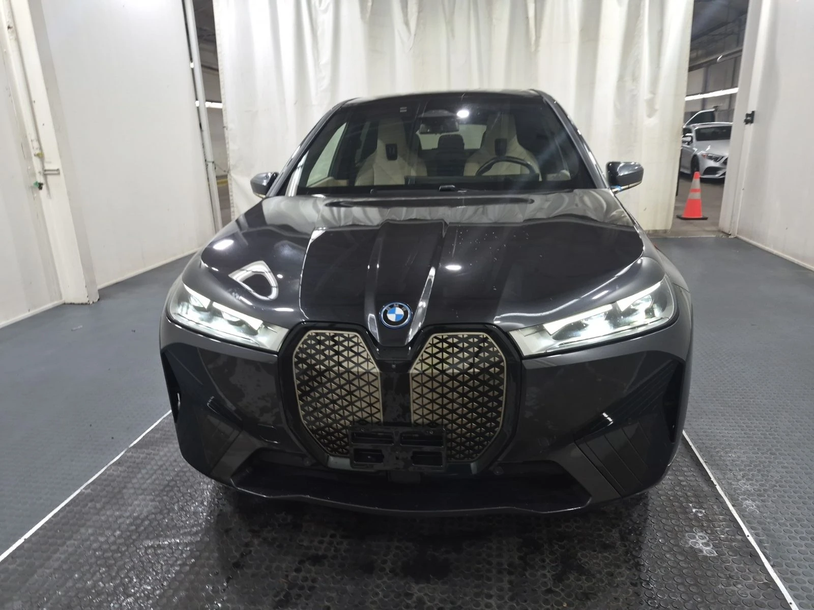 BMW iX 50* Distr* 360* Harman/Kardon* ������* ������* HUD | Mobile.bg � ����������� 2