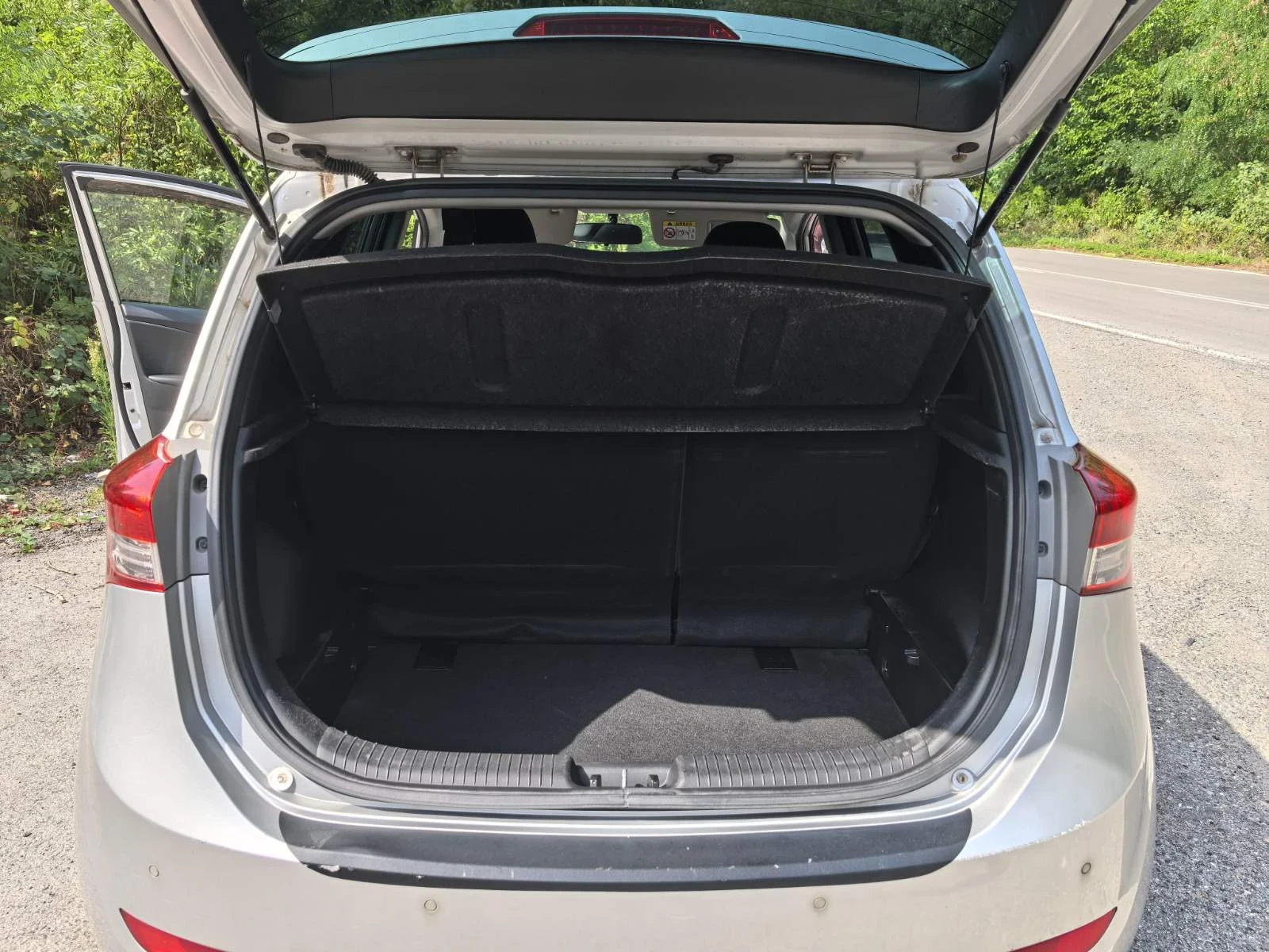 Hyundai Ix20 1.6 CRDI, снимка 6 - Автомобили и джипове - 56514780