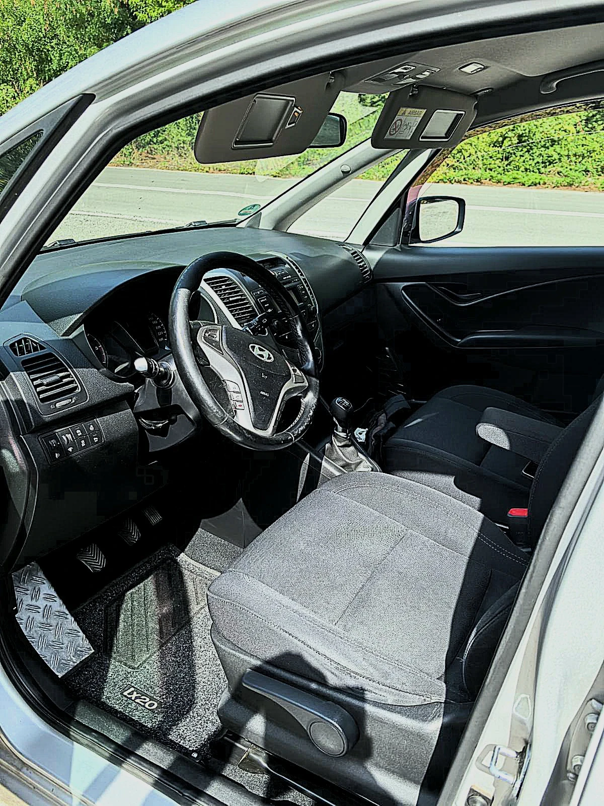 Hyundai Ix20 1.6 CRDI, снимка 8 - Автомобили и джипове - 56514780