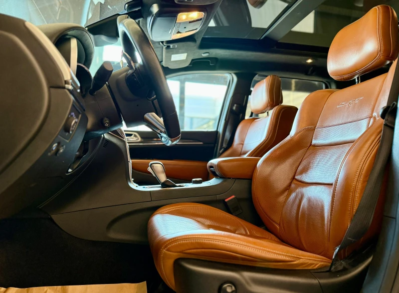 Jeep Grand cherokee SRT* Panorama* Harman/Kardon* Лизинг* Европейски, снимка 8 - Автомобили и джипове - 51595946