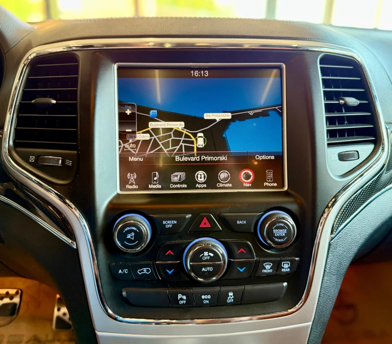 Jeep Grand cherokee SRT* Panorama* Harman/Kardon* Лизинг* Европейски, снимка 13 - Автомобили и джипове - 51595946