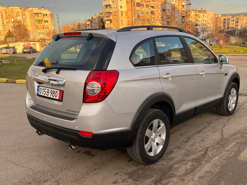 Chevrolet Captiva 2.4i 4x4, снимка 5 - Автомобили и джипове - 52942013