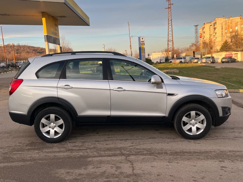 Chevrolet Captiva 2.4i 4x4, снимка 4 - Автомобили и джипове - 52942013