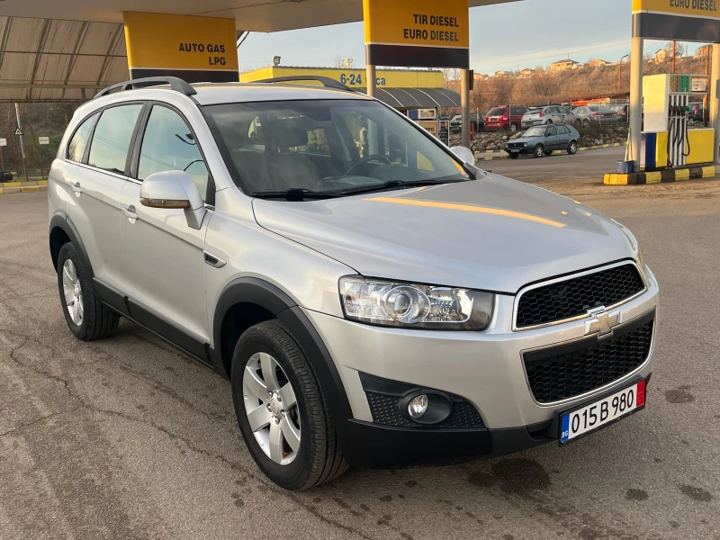 Chevrolet Captiva 2.4i 4x4, снимка 3 - Автомобили и джипове - 52942013