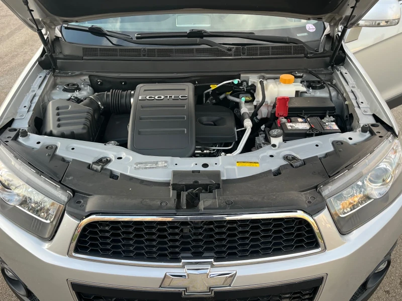 Chevrolet Captiva 2.4i 4x4, снимка 14 - Автомобили и джипове - 52942013