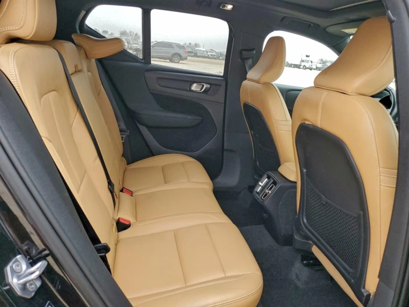 Volvo XC40 T5 Momentum, снимка 11 - Автомобили и джипове - 53397388