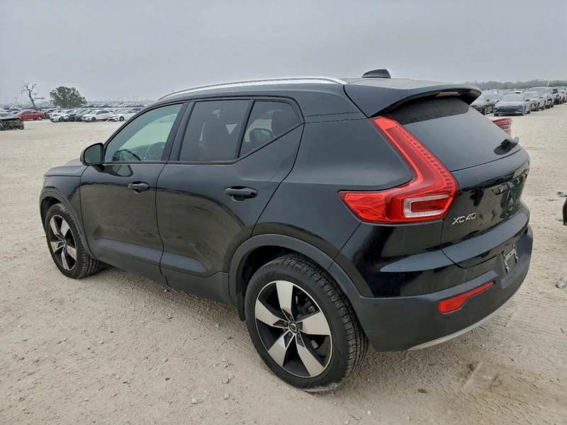 Volvo XC40 T5 Momentum, снимка 2 - Автомобили и джипове - 53397388
