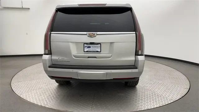 Cadillac Escalade Luxury 6.2 - изображение 6