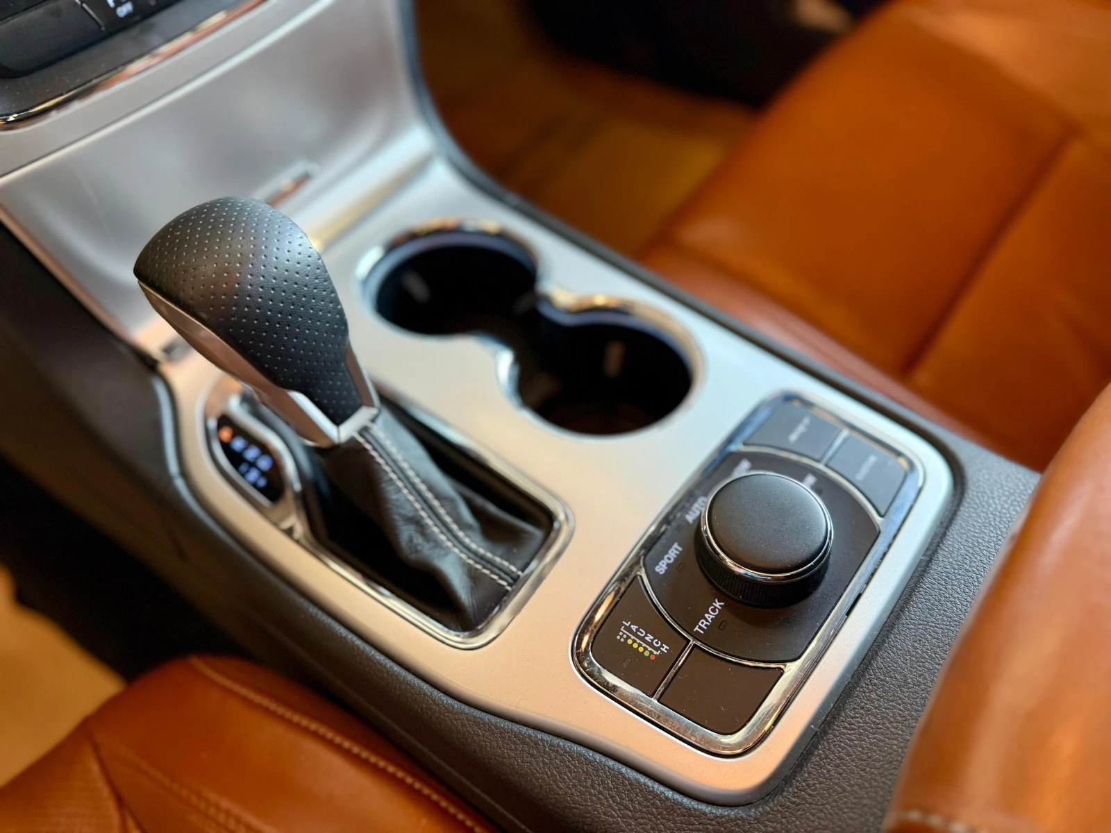 Jeep Grand cherokee SRT* Panorama* Harman/Kardon*  | Mobile.bg   12