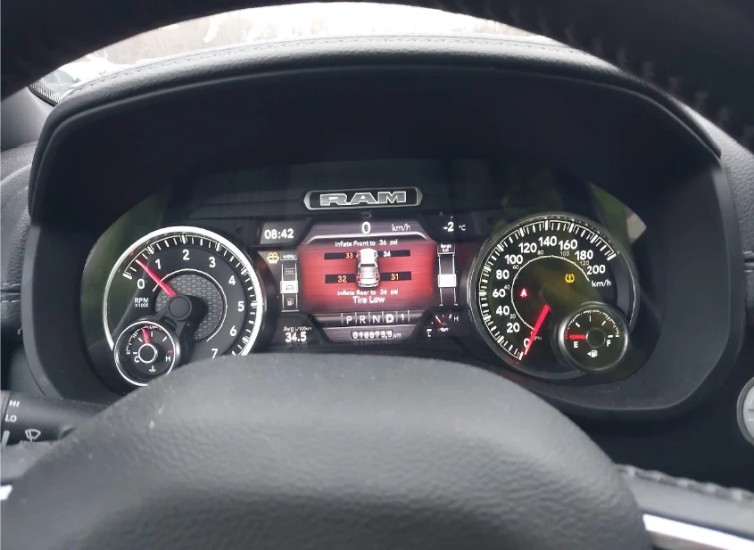 Dodge RAM 1500 LARAMIE  - изображение 8