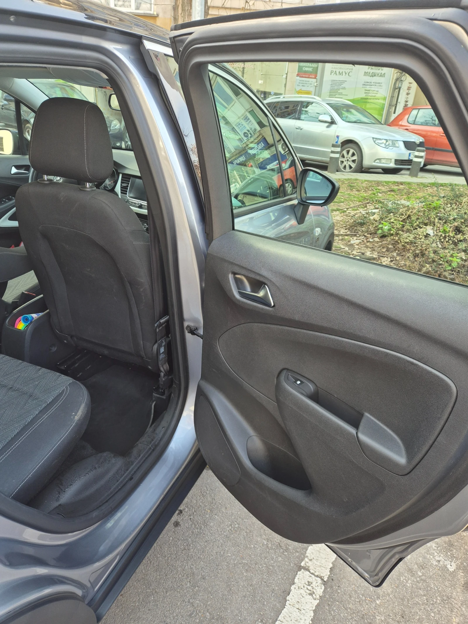 Opel Crossland X, снимка 13 - Автомобили и джипове - 53509129