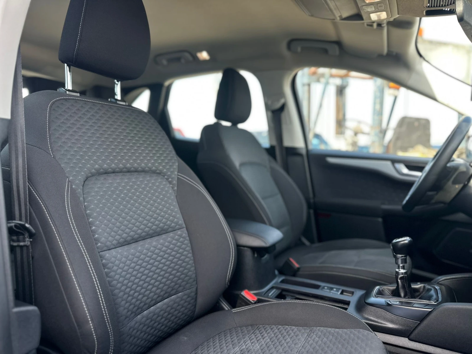 Ford Kuga / 1.5 D / EURO 6 / ПОДГРЕВИ НА 4 СЕДАЛКИ + ВОЛАН / - изображение 10