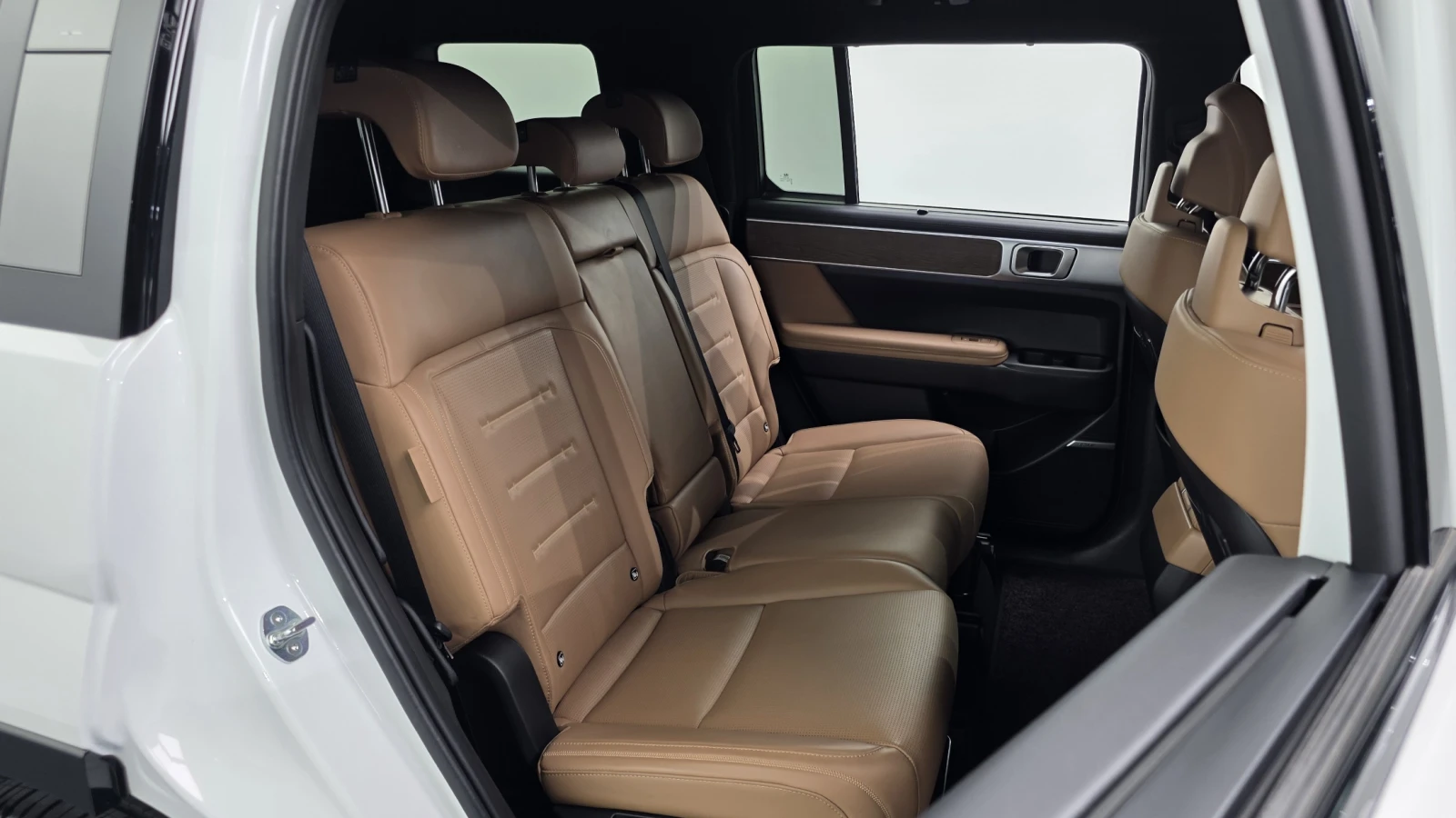 Hyundai Santa fe 1.6 HEV Calligraphy* ЕЛ. БАГАЖНИК* КРАЙНА ЦЕНА, снимка 12 - Автомобили и джипове - 55334910