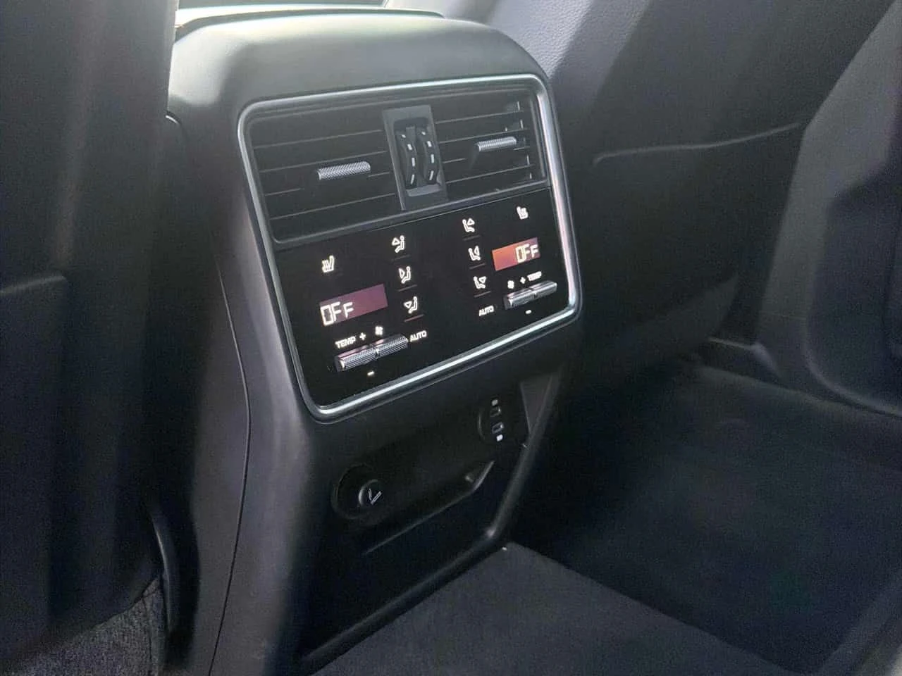 Porsche Cayenne * GTS * CARFAX * ОПЦИЯ ЗА ФИНАНСИРАНЕ , снимка 16 - Автомобили и джипове - 55438277