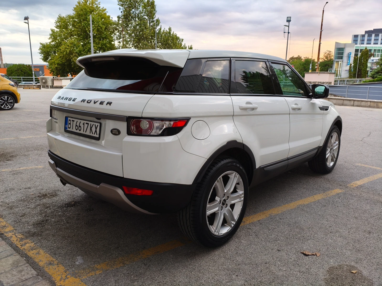 Land Rover Range Rover Evoque 2.2 150кс. TD4, снимка 10 - Автомобили и джипове - 55662329