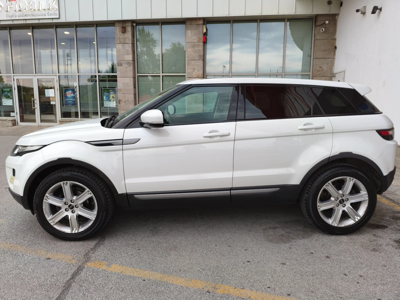Land Rover Range Rover Evoque 2.2 150кс. TD4, снимка 4 - Автомобили и джипове - 55662329