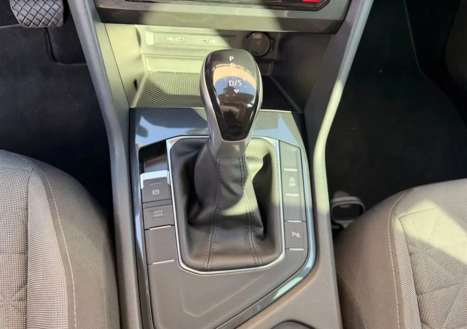 VW Tiguan 2.0TDI* DSG* LIFE* DIGITAL* LED* 93, 000KM, снимка 9 - Автомобили и джипове - 56111685