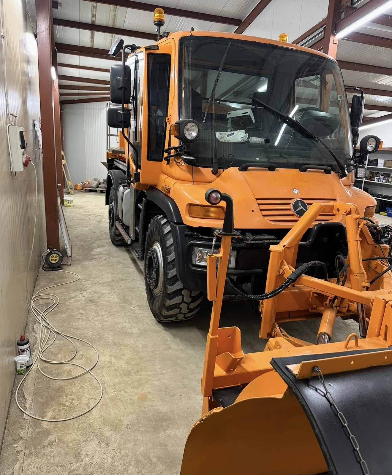 Mercedes-Benz UNIMOG  - изображение 2